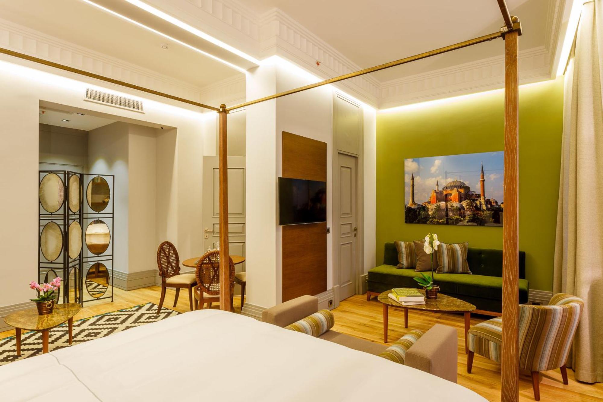 Ravouna 1906 Bosphorus (adults Only)